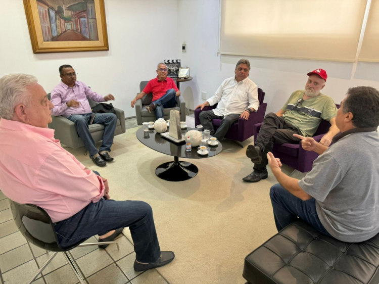 Relator do Orçamento é favorável a reajuste para servidores federais em 2024